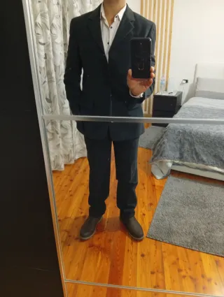 Completo grigio uomo mai usato: