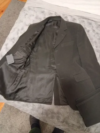 Completo grigio uomo mai usato: