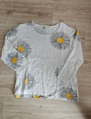 Blusa manga 3/4 con estampado floral