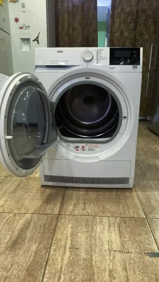 Secadora marca AEG 8kg condensación funciona