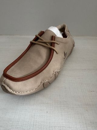 Mocasines deportivos beige y marrón