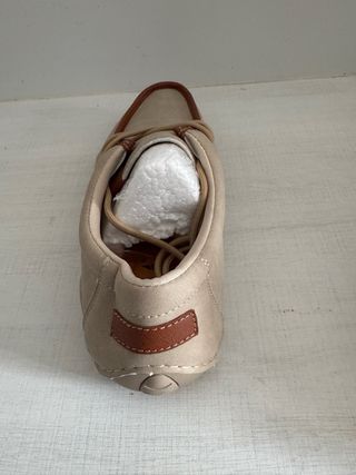 Mocasines deportivos beige y marrón