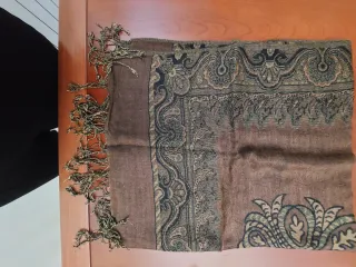 Sciarpa donna marrone e dorata con frange