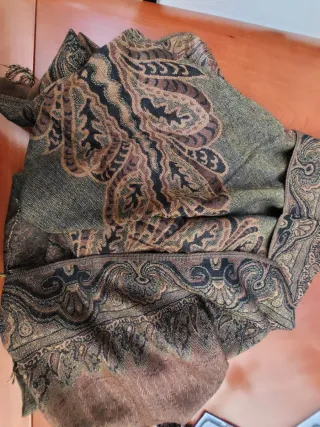 Sciarpa donna marrone e dorata con frange