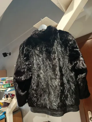 Bomber de pelo negro