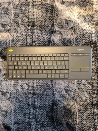 Tastiera Logitech K400+ con Touchpad