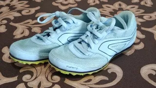 Sneakers con tacchetti Kalenji per bambini T32