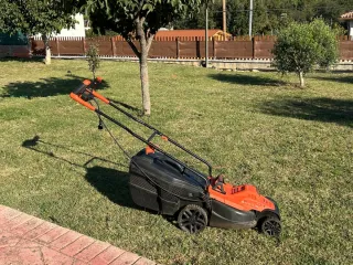 Cortacésped Black+Decker 1600W 38cm