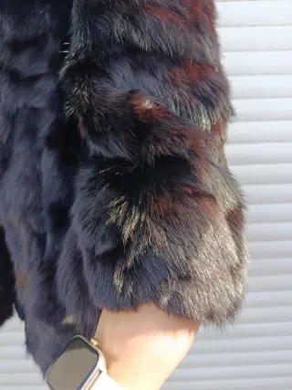 Abrigo de pelo negro