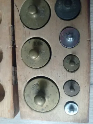 Caja de pesos antiguos de madera  14,5/8