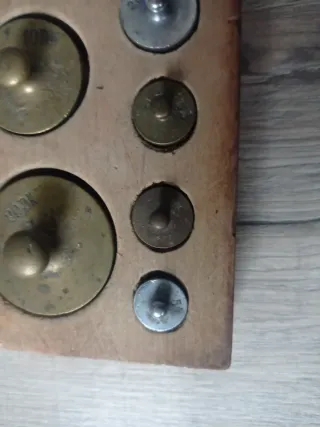 Caja de pesos antiguos de madera  14,5/8