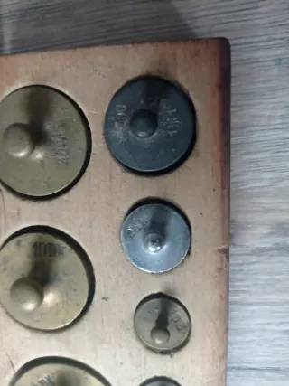 Caja de pesos antiguos de madera  14,5/8