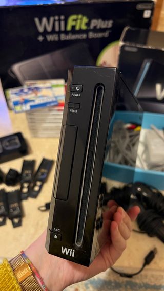 Nintendo Wii + Wii Balance + Controller e Giochi