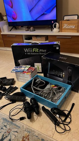 Nintendo Wii + Wii Balance + Controller e Giochi