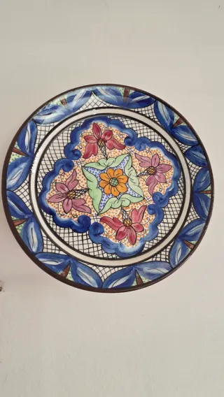 Set di 8 piatti decorativi in ceramica