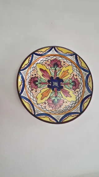 Set di 8 piatti decorativi in ceramica