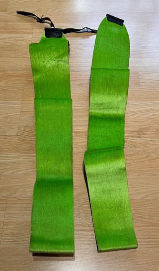 Esquís de travesía K2 con fijaciones y pieles