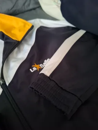 Chaqueta deportiva La Salle azul y amarilla