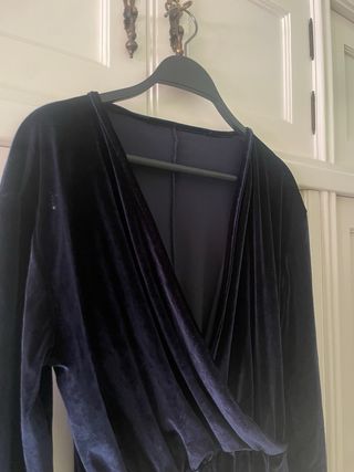 Vestido de terciopelo azul marino