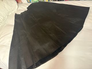 Falda vintage cuero negra