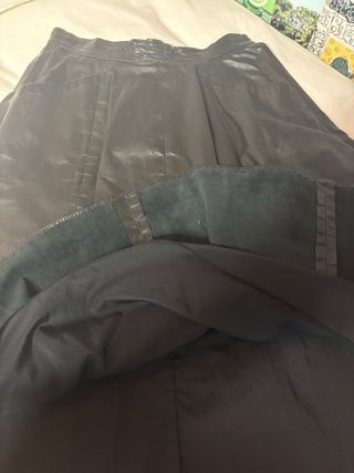 Falda vintage cuero negra