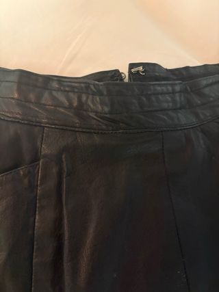 Falda vintage cuero negra
