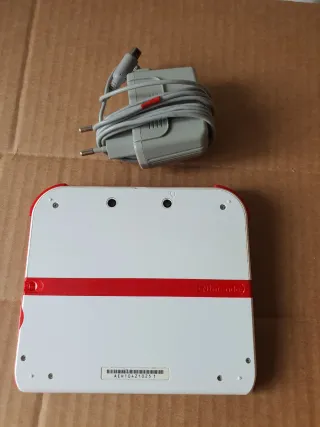 Nintendo 2DS Bianca