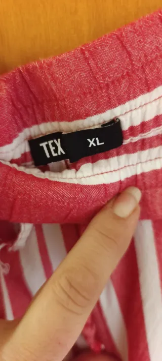 Minifalda pantalón rayas roja y blanca