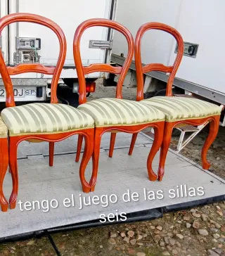 Juego de 6 sillas de madera antiguas