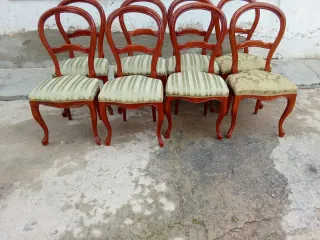 Juego de 8 sillas de madera antiguas