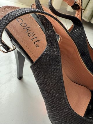 Zapatos de tacón COKETT negros.