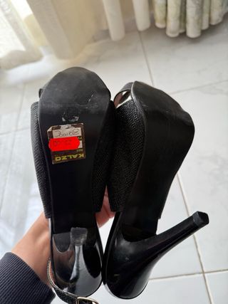 Zapatos de tacón COKETT negros.