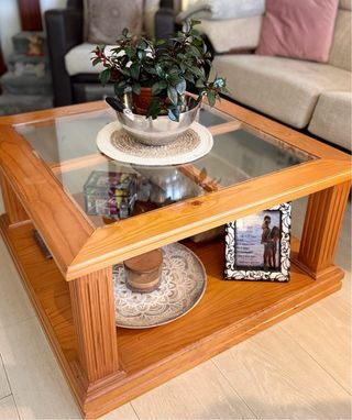 2 mesas gemelas de salón