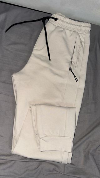 Pantalón jogger Bershka beige talla M