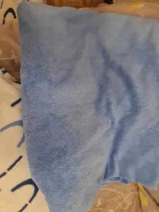 Manta de matrimonio azul y blanca