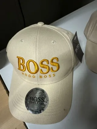 Gorra BOSS Beige y Dorada