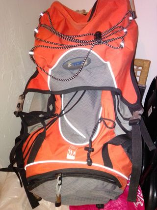 Mochila Trekking 55L con Chubasquero