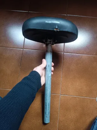 Sillín de bicicleta negro muy cómodo