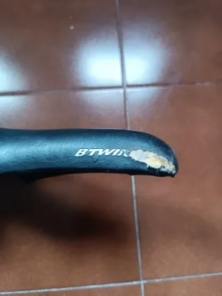 Sillín de bicicleta negro muy cómodo