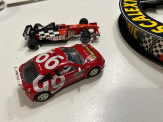 Lote Club Scalextric: 2 Coches + Arco