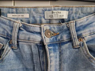 Pantalón vaquero Bershka mujer desgastado