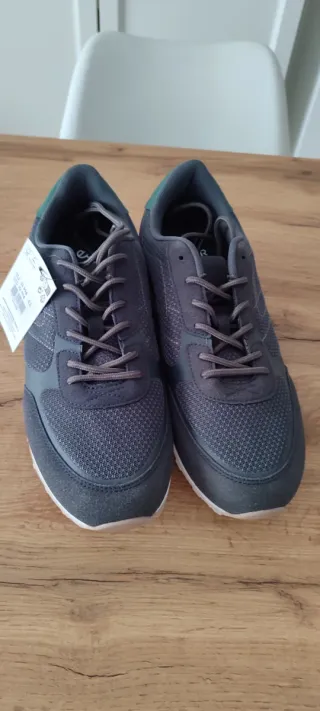 Zapatillas deportivas grises y verdes talla 43