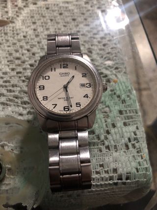 Reloj Casio Plata y Blanco
