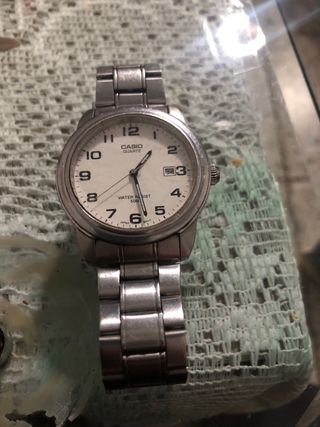 Reloj Casio Plata y Blanco