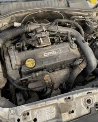 Motor Opel Corsa