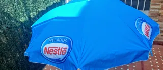 Parasol grande azul
