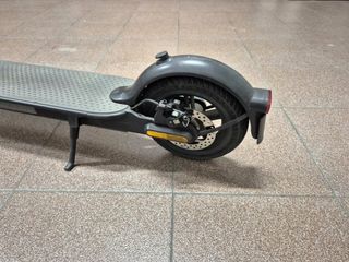 Patinete Xiaomi Essential con ruedas antipinchazos
