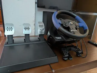 Volante Thrustmaster T150 PS4