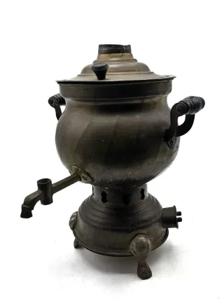 Curioso samovar ruso antiguo eléctrico de latón