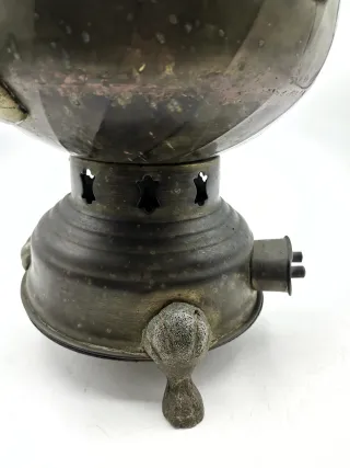 Curioso samovar ruso antiguo eléctrico de latón